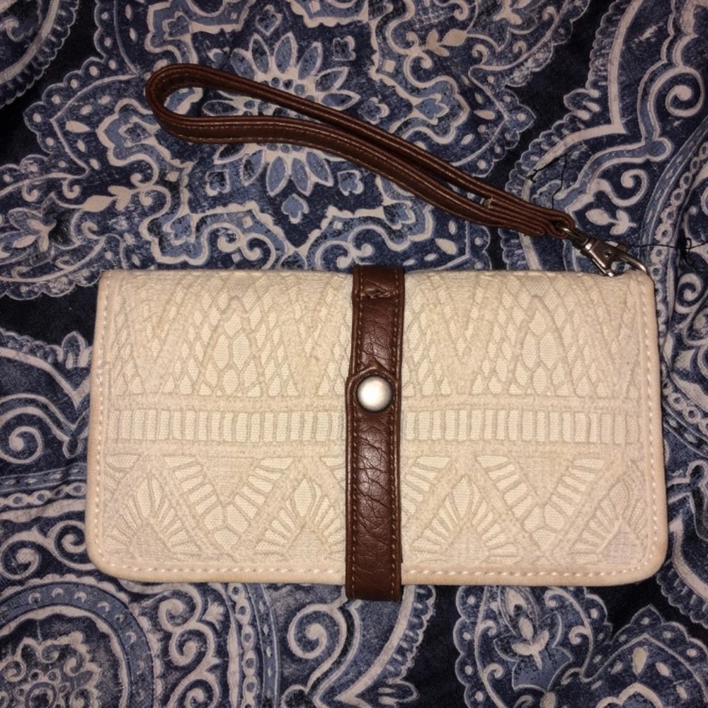 Wallet/wristlet